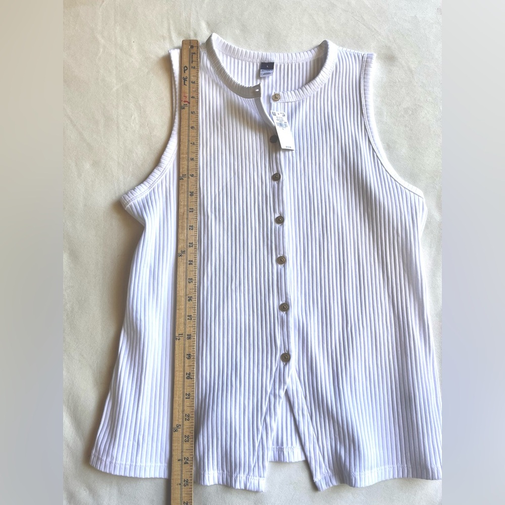 Old Navy White Ribbed Button-Up Tank - Picture 3 of 7